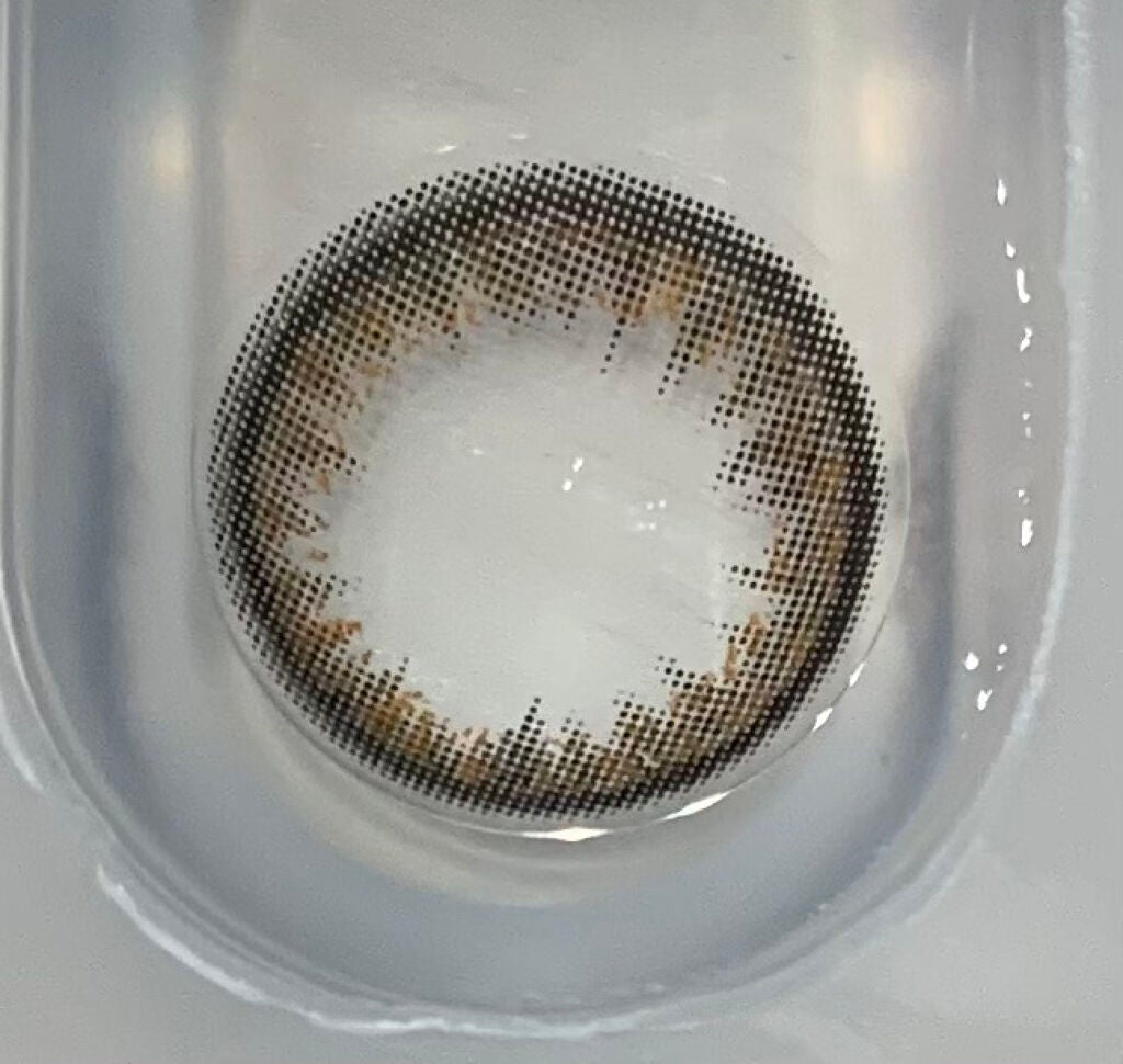 フラワーアイズR/株式会社ビューフロンティア/カラーコンタクトレンズを使ったクチコミ(3枚目)