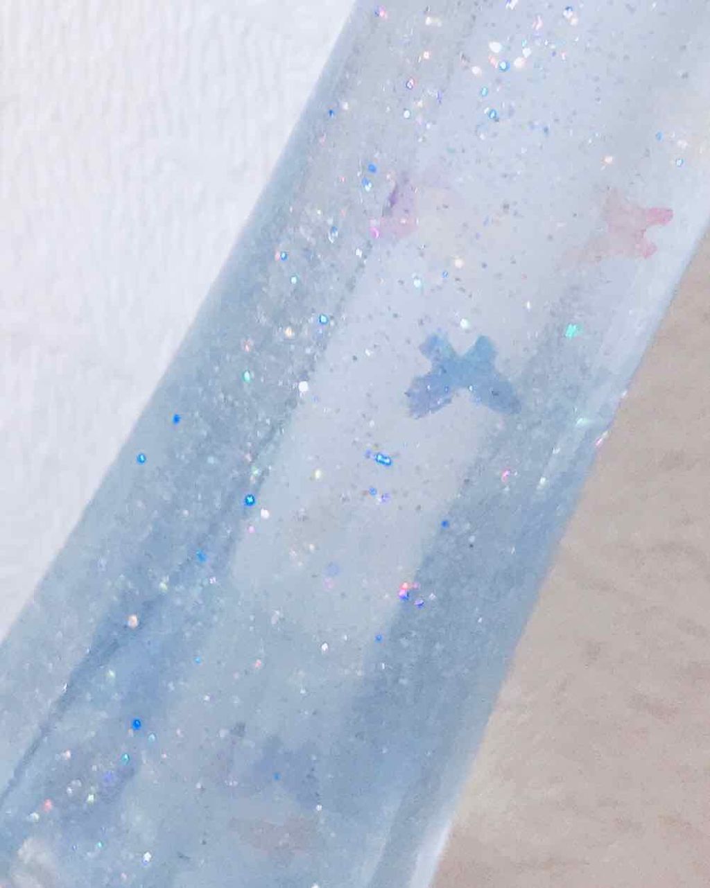 サムシングピュアブルー シマリング リップエッセンス/JILL STUART/リップケアを使ったクチコミ（2枚目）