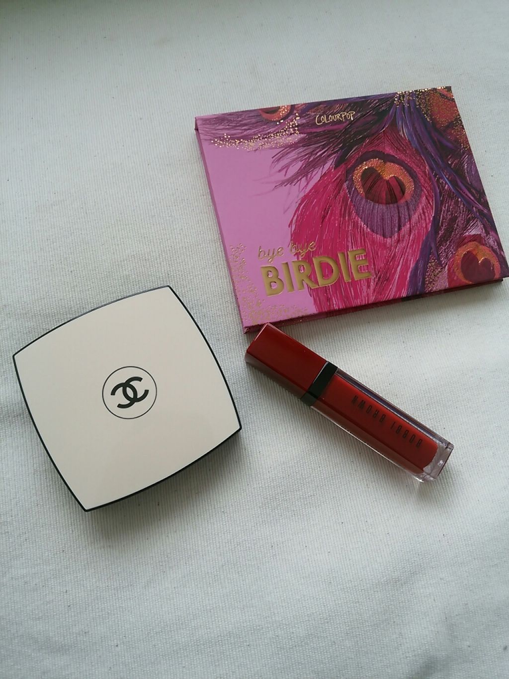 BYE BYE BIRDIE/ColourPop/アイシャドウパレットを使ったクチコミ（3枚目）