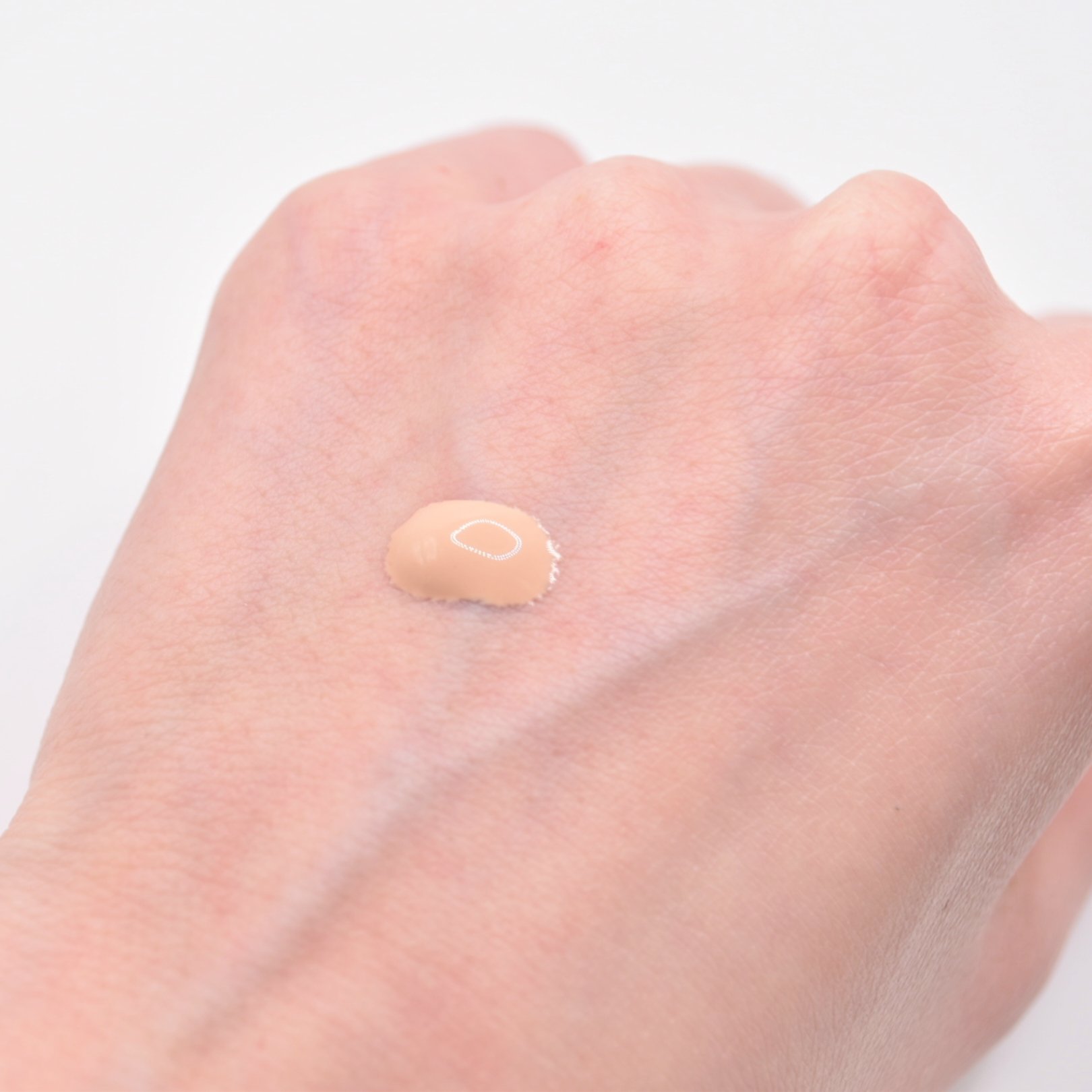 ディオールスキン フォーエヴァー ベルベット ヴェール/Dior/化粧下地を使ったクチコミ（2枚目）