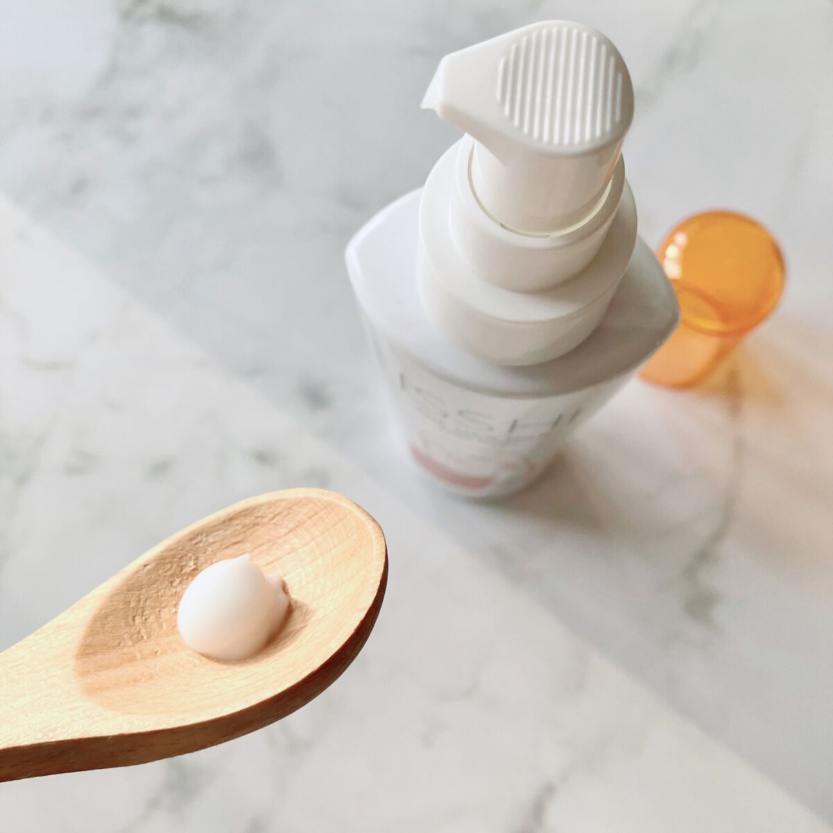 イッシ ザ ヘアミルク シルキーモイスト( ピュアフラワーブーケ)/ISSHI/アウトバストリートメントを使ったクチコミ(2枚目)