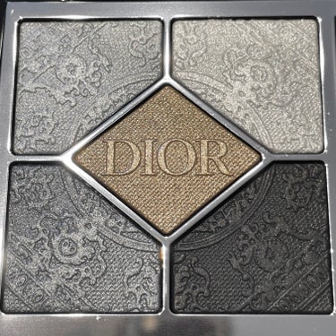 Dior ディオールショウ サンク クルール （クリスマス コレクション 2023 数量限定品）のクチコミ「
これは人生コスメ間違いなし！粉質最高のクリスマスコフレ🎄

旧サンクのソフトカシミアを持って.....」（3枚目）