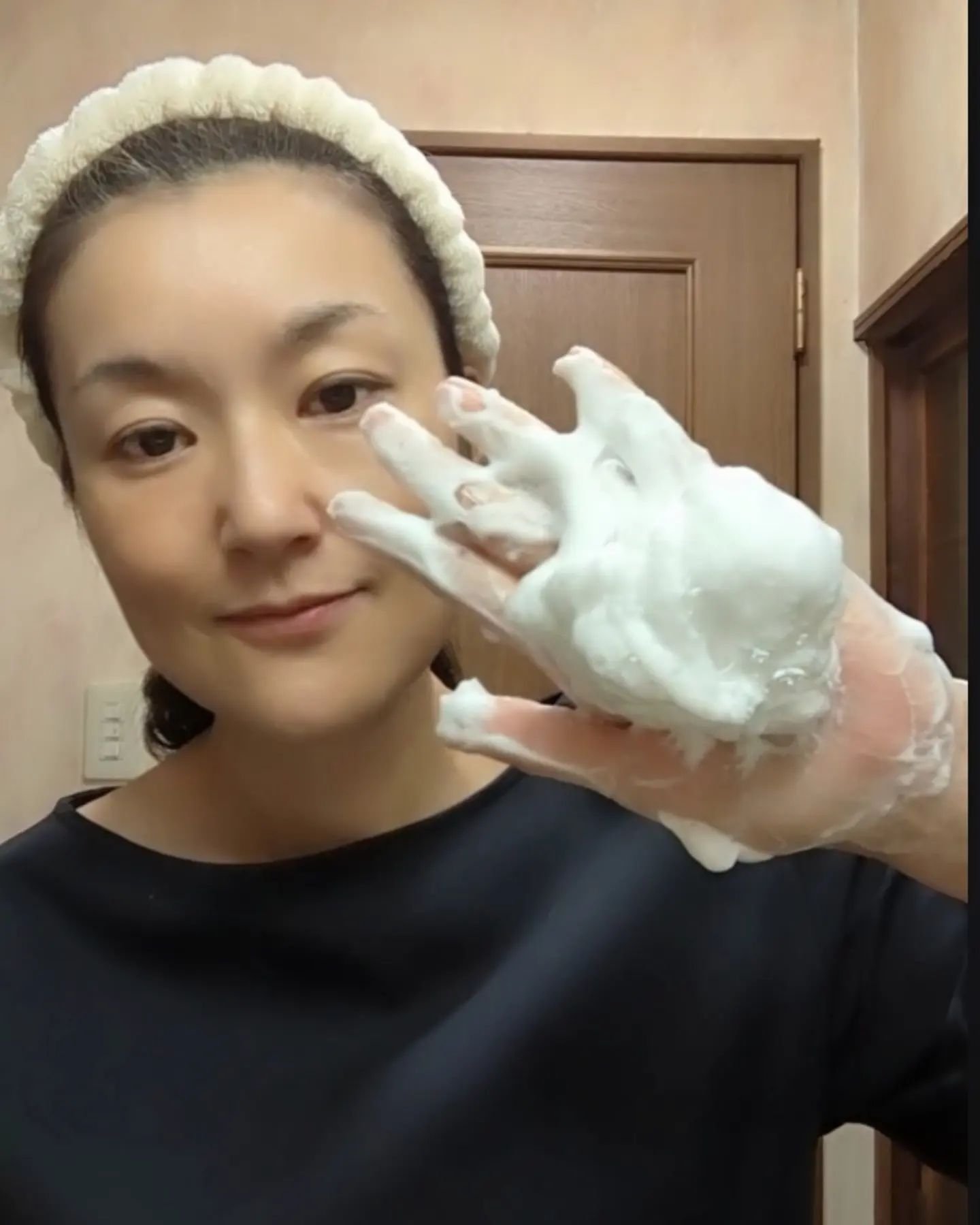 Dr.Viuum グルタシカ VTクレンジングフォームのクチコミ「モフモフ泡🫧好きにはたまらん🤤
マイクロバブルに沼ってます💕

モコモコもっちり泡🫧
泡立ちが.....」（2枚目）