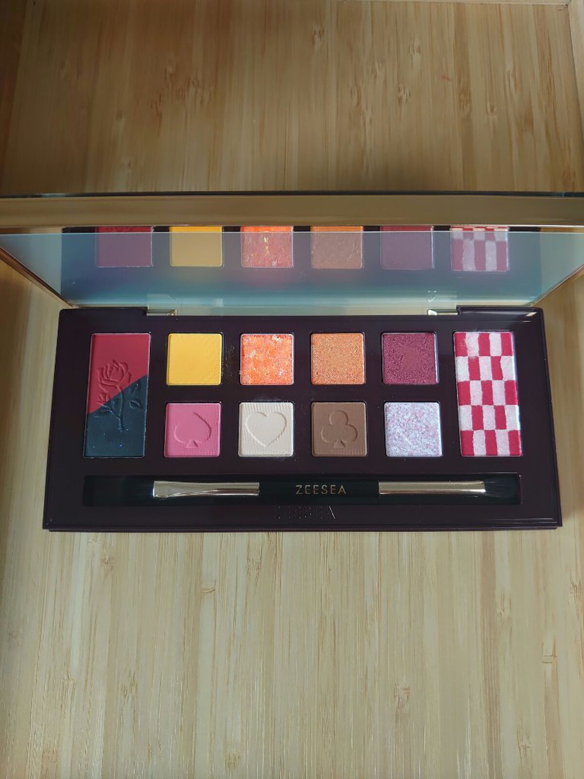 アリスドリームランドシリーズ 12色アイシャドウパレット（ZEESEA×大英博物館） 01 ハートの女王/ZEESEA/アイシャドウパレットを使ったクチコミ（1枚目）