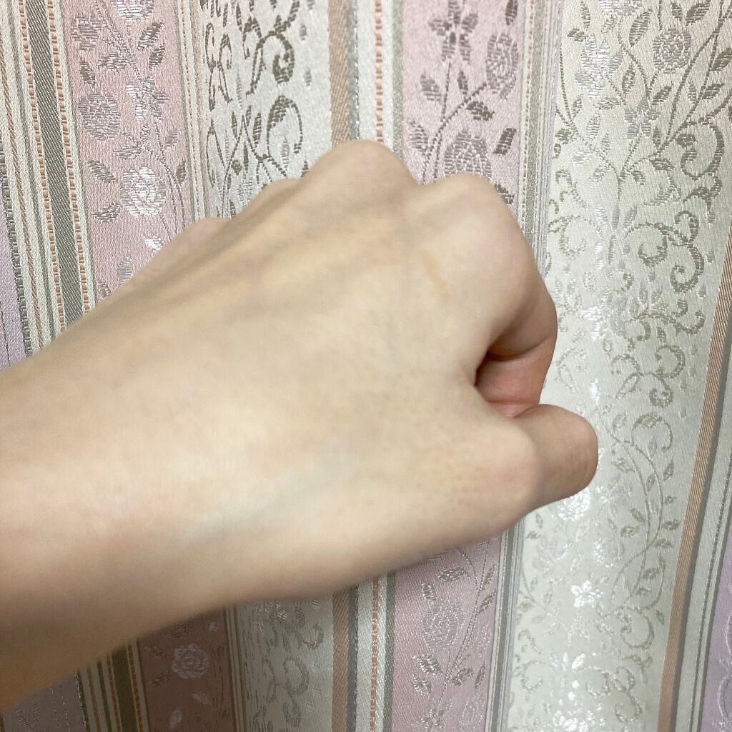 エッセンス 美白クリーム/ハートランド株式会社/ハンドクリームを使ったクチコミ(4枚目)