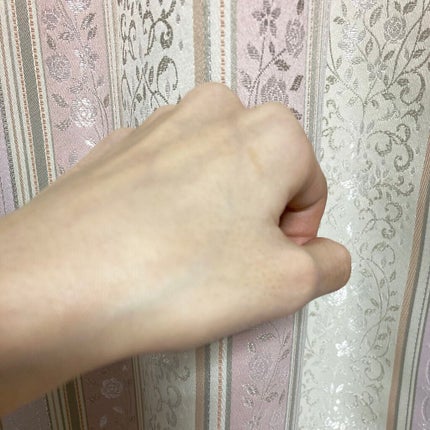 エッセンス 美白クリーム/ハートランド株式会社/ハンドクリームを使ったクチコミ(4枚目)