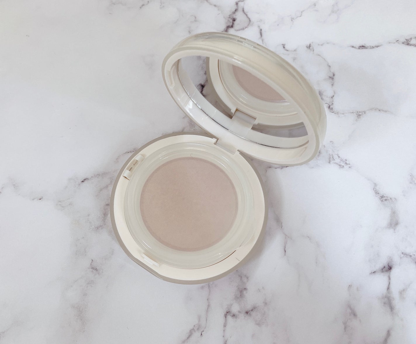 フィー クッションエッグフィットカバー/fwee/クッションファンデーションを使ったクチコミ(4枚目)