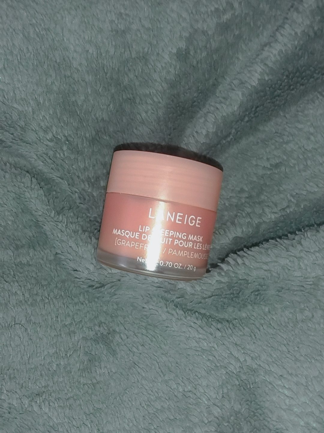 【最強リップケア方法】
こんばんは🌚はるかです！

今回は、私の最強リップケア方法を紹介します。

使用するアイテムは、#LANEIGE
#リップスリーピングマスク#グレープフルーツ

✩スリーピングと書いてあるように、寝る前につけること