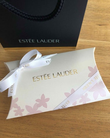 ピュア カラー エンヴィ ハイラスター リップスティック/ESTEE LAUDER/口紅を使ったクチコミ（2枚目）