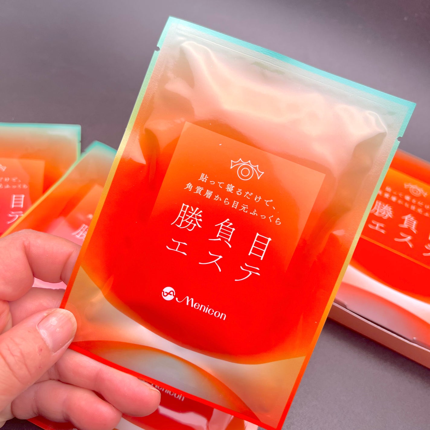 ミスクレオ on LIPS 「メニコンって言ったらコンタクト用品だけなのかと思ってたので、疲..」(3枚目)