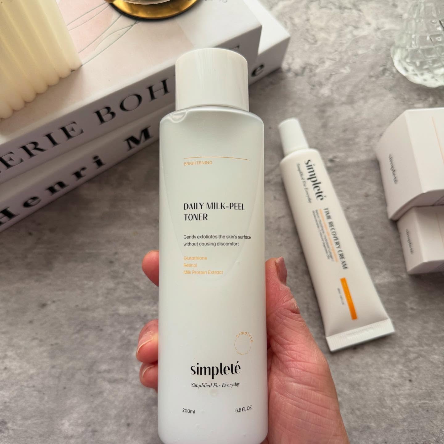 Simplete ミルクピールトナーのクチコミ「✔シンプレタイムリカバリークリーム‎🤍
サラッとした使用感でベタつきも無く、透明感のあるツヤ肌.....」（2枚目）