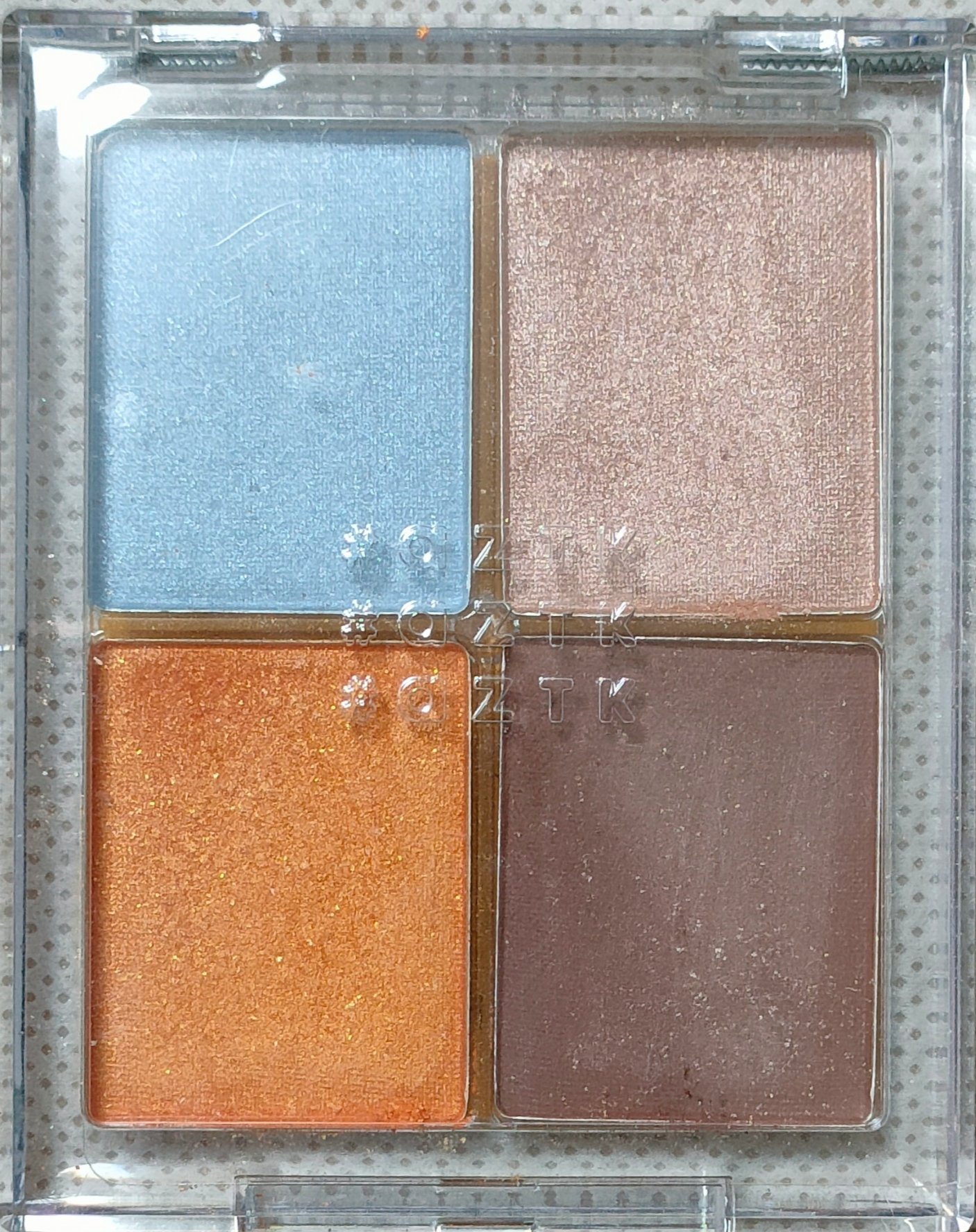 4色アイシャドウパレット/aZTK/アイシャドウパレットを使ったクチコミ（2枚目）