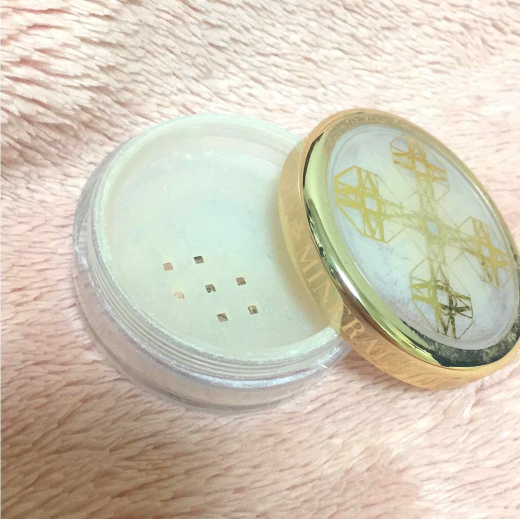ONLY MINERALS ルミナスパウダーのクチコミ「オンリーミネラル
フェイスパウダー
ルミナス ローズ 🌹


毎日のメイクで大活躍していたパウ.....」（1枚目）