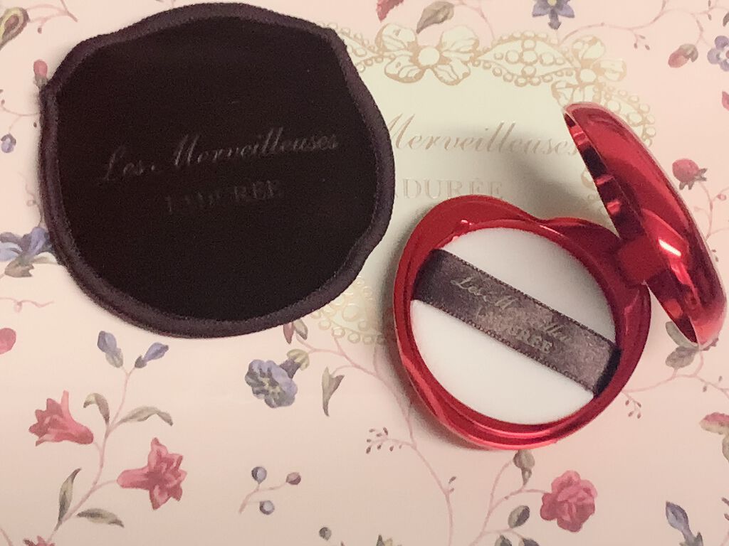 スペシャル パウダー コンパクト/レ・メルヴェイユーズ ラデュレ/その他化粧小物を使ったクチコミ（2枚目）