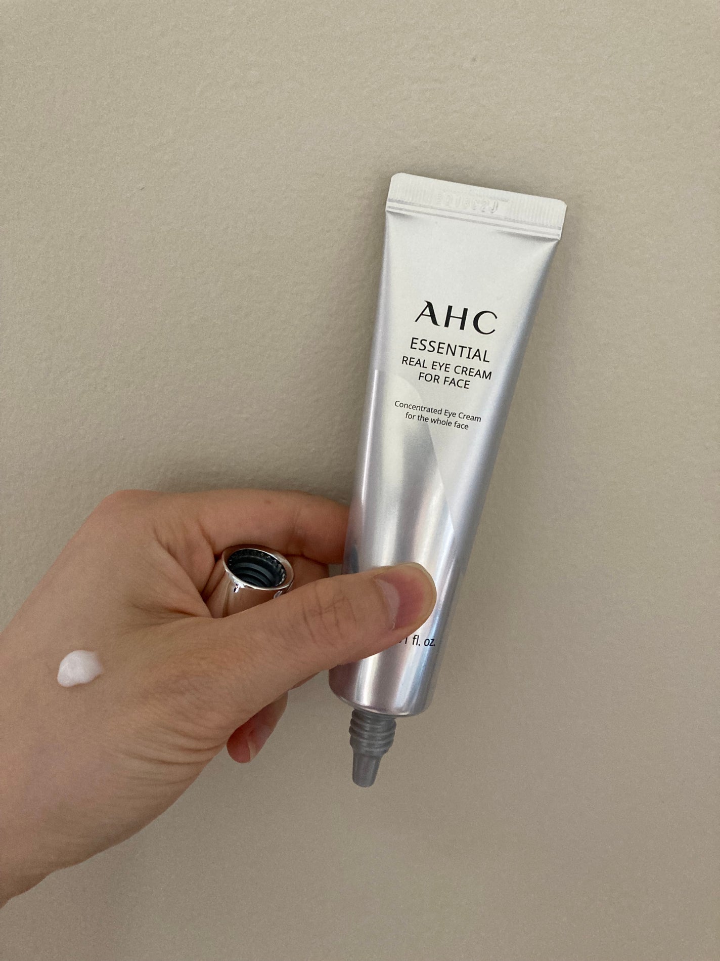 エッセンシャル リアル アイクリーム フォーフェイス/AHC/アイケア・アイクリームを使ったクチコミ(2枚目)