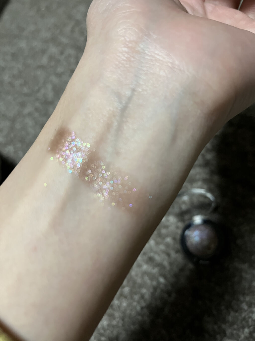 グリッター シャドウ カラー 05 アゥアギャラクシー(OUR GALAXY)/rom&nd/グリッターを使ったクチコミ（3枚目）