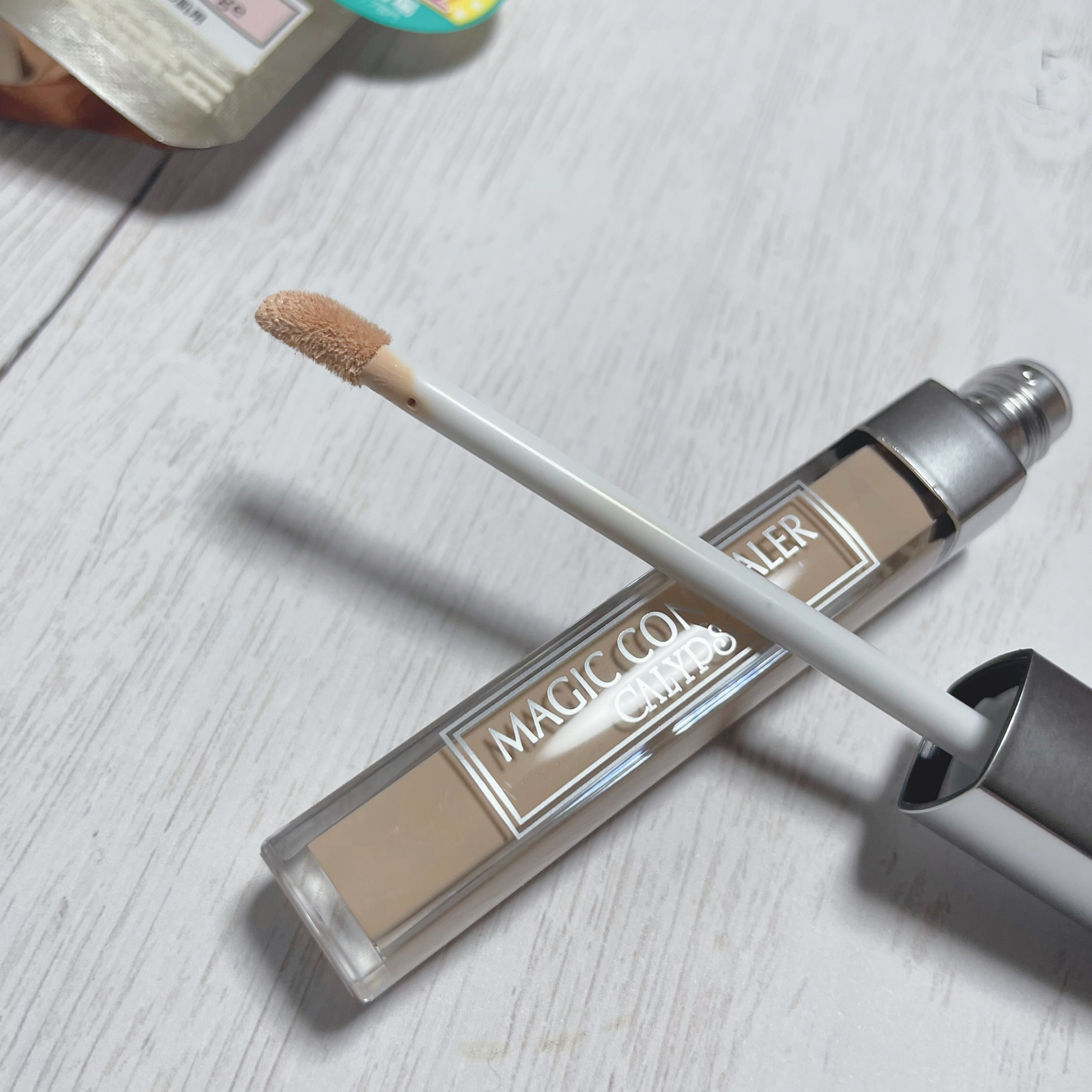 カリプソ マジックコンシーラー グロッシーベージュ/カリプソ/コンシーラーを使ったクチコミ（2枚目）