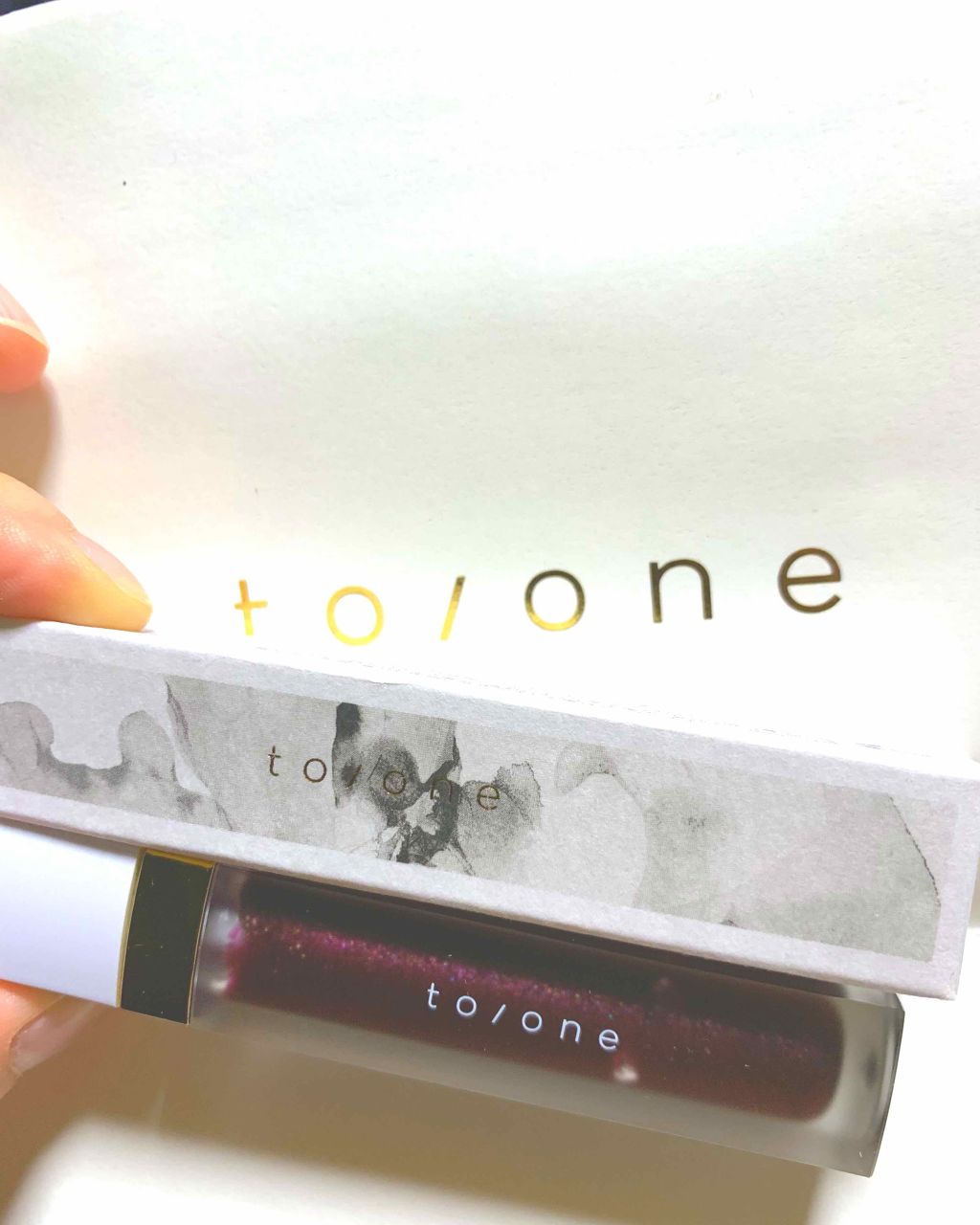 トーン ペタル エッセンス グロス/to/one/リップグロスを使ったクチコミ(1枚目)