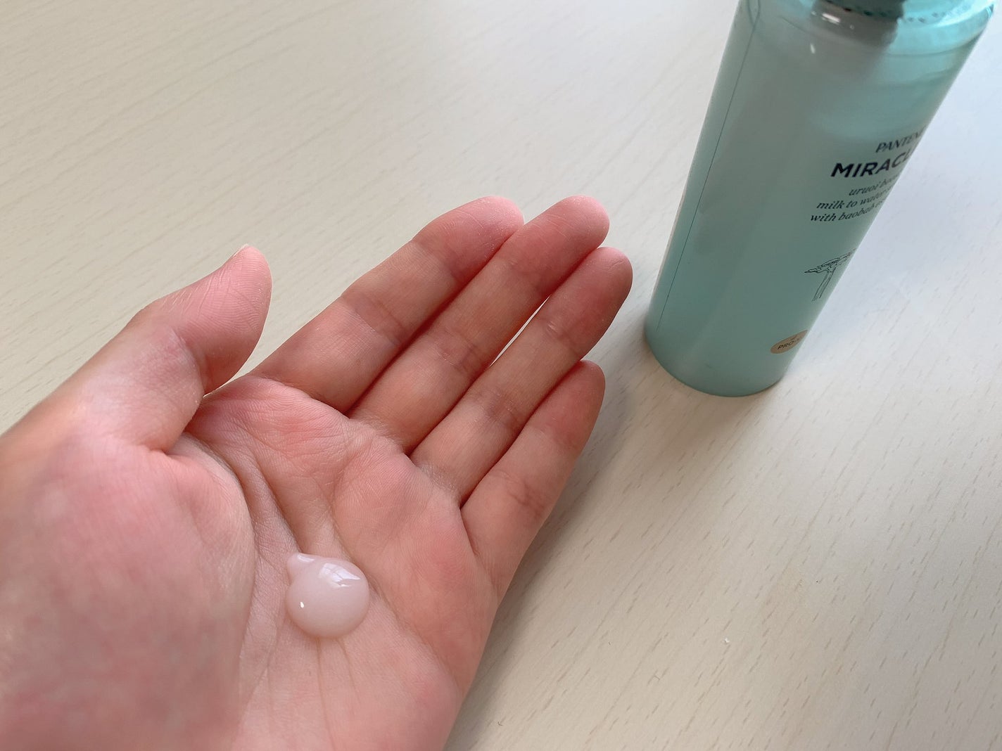 ミラクルズ うるおいブーストミルクウォーターセラム/パンテーン/アウトバストリートメントを使ったクチコミ(2枚目)