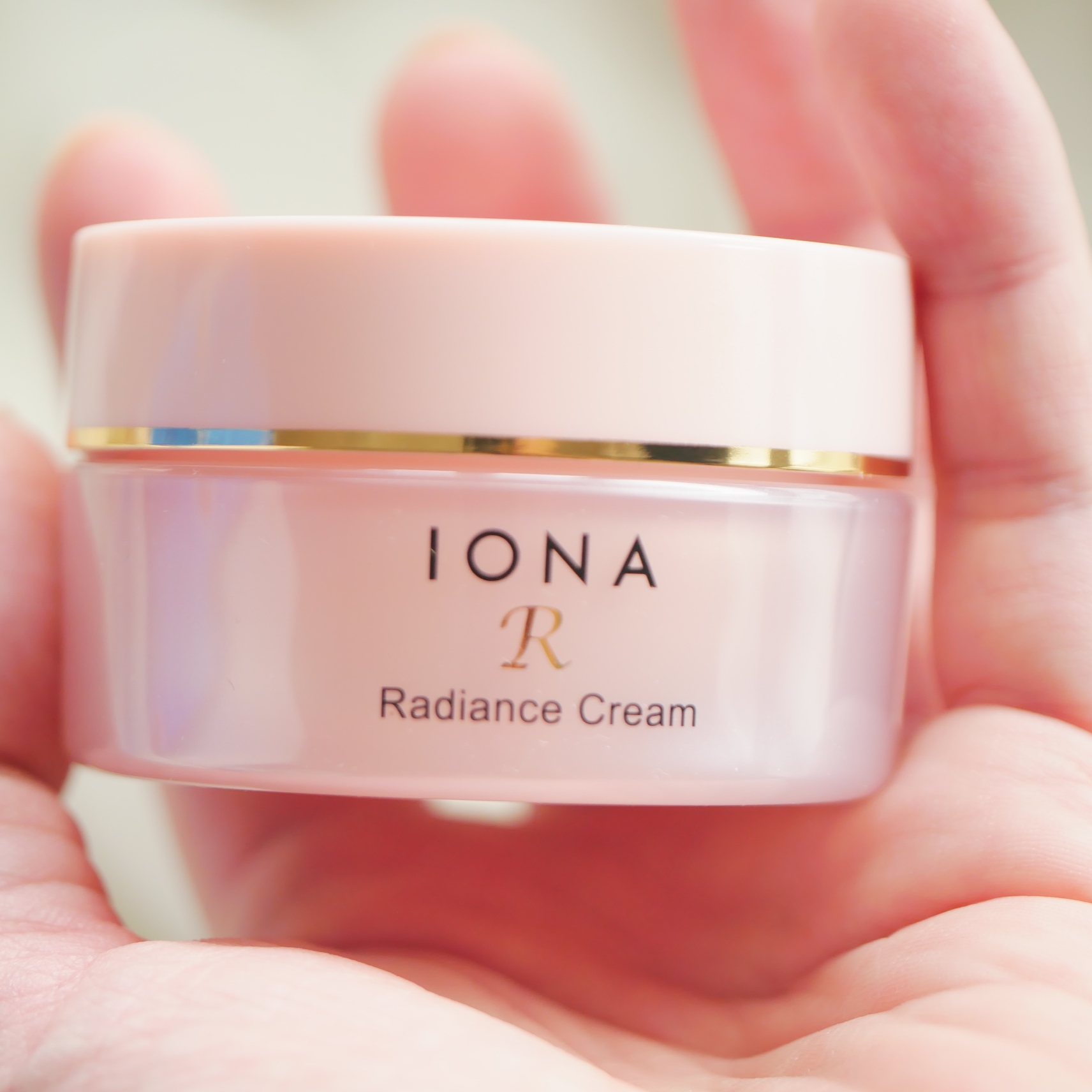 イオナR ラディアンス クリーム/イオナR (イオナアール)/フェイスクリームを使ったクチコミ（3枚目）