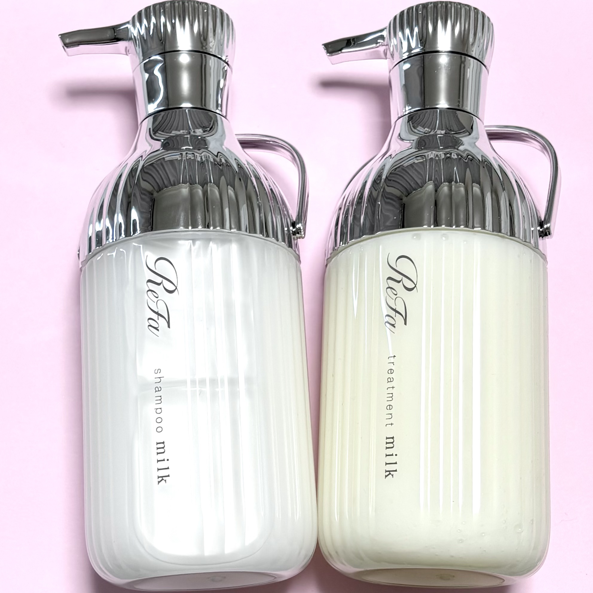 リファ ミルクプロテインシャンプー
リファ ミルクプロテインリンス

髪のタンパク質に着目した、リファの新作ヘアケア💫
シャンプーは泡立てるともっちりふわふわに。洗い上がりはしっとり、セミロングで3〜4プッシュでちょうどいいかも。
トリー