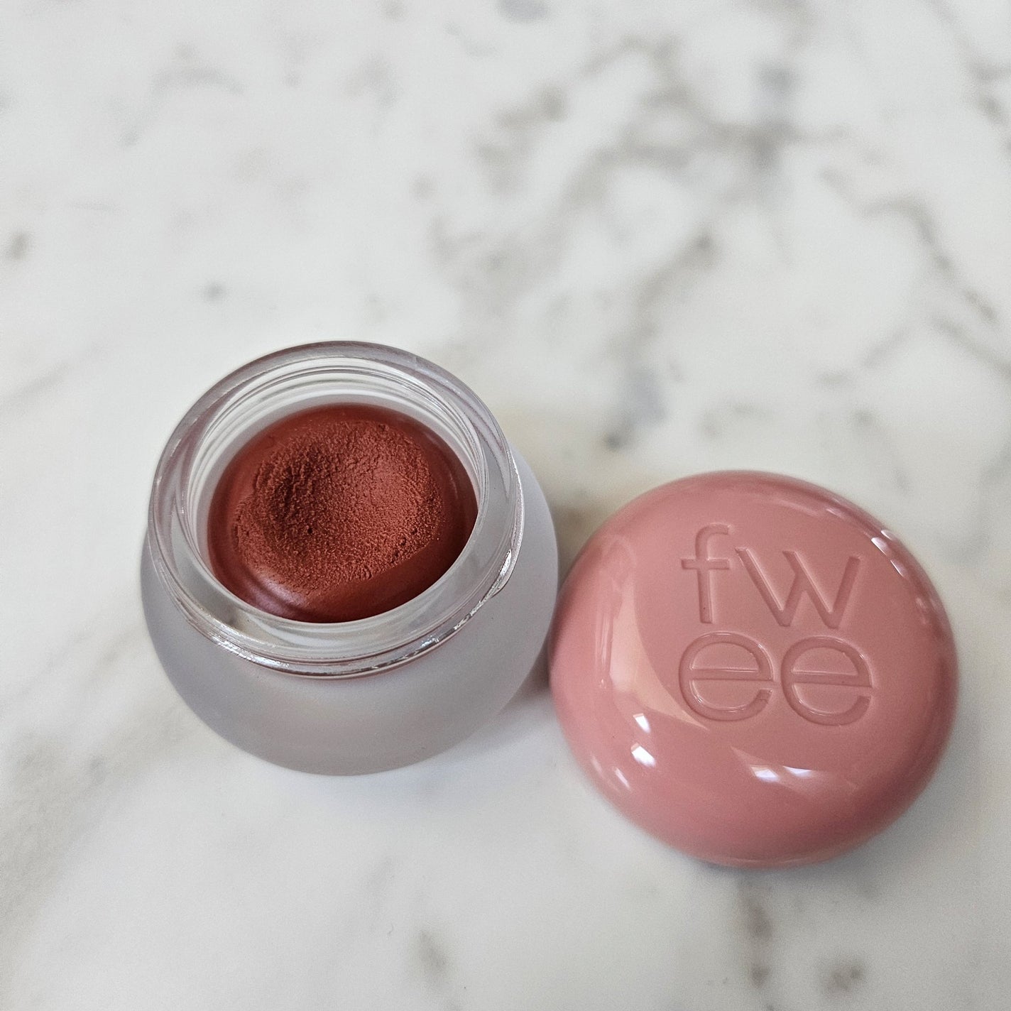 リップアンドチーク ブラーリープリンポット/fwee/口紅を使ったクチコミ(2枚目)