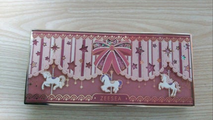 アリスドリームランドシリーズ 12色アイシャドウパレット(ZEESEA×大英博物館)/ZEESEA/アイシャドウパレットを使ったクチコミ(2枚目)