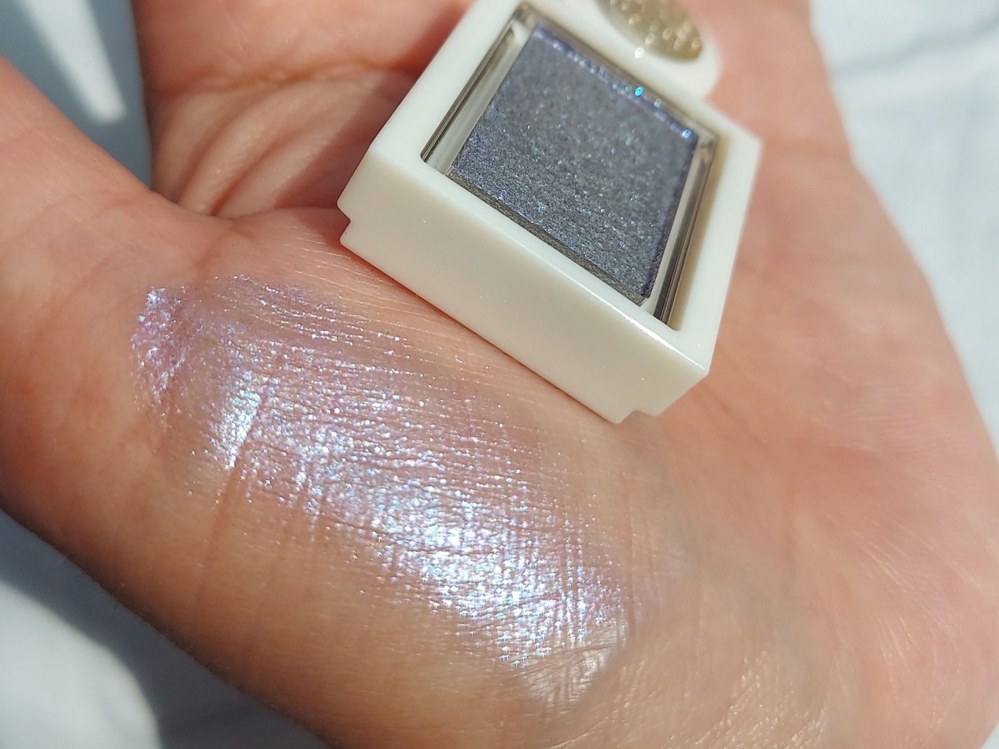 シャドーカスタマイズ (ブリリアントグリッター)/MAJOLICA MAJORCA/グリッターを使ったクチコミ(3枚目)