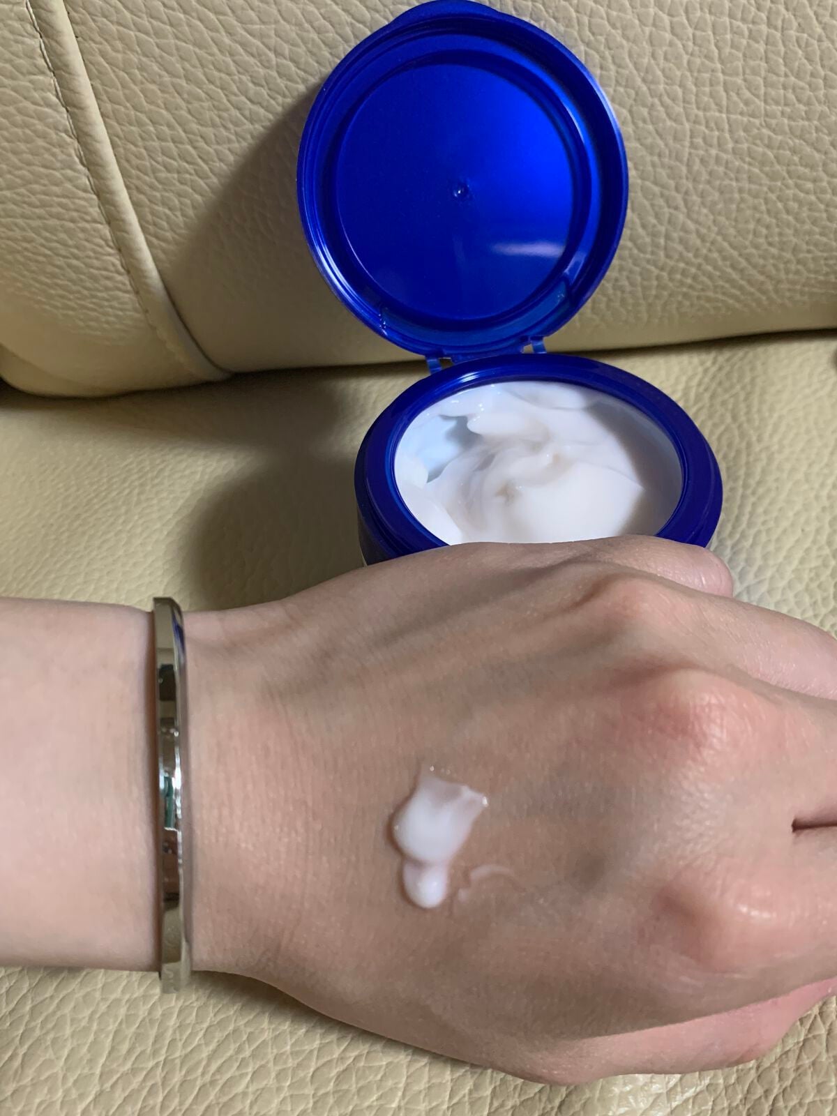 スペシャルジェルクリームA (ホワイト)(医薬部外品)/アクアレーベル/オールインワン化粧品を使ったクチコミ(5枚目)