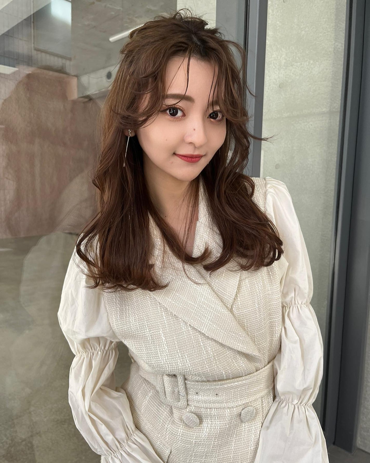 HARUNA on LIPS 「くしゃバングにゆるっとハーフアップ💓.お洋服に合わせてヘアアレ..」(4枚目)