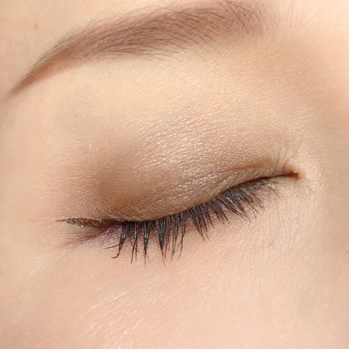 レブロン カラーステイ デイ トゥ ナイト アイシャドウ クアッド 500 アディクティブ /REVLON/アイシャドウパレットを使ったクチコミ（3枚目）