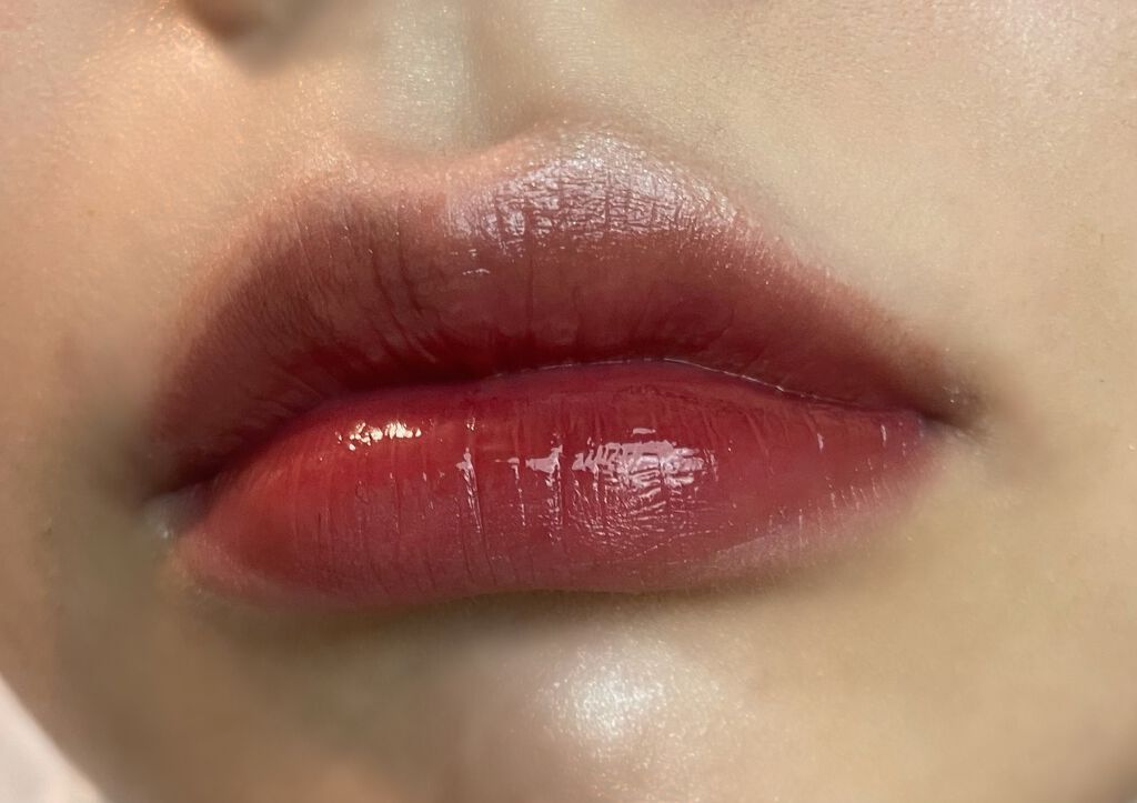 ジューシーラスティングティント/rom&nd/リップティントを使ったクチコミ（2枚目）