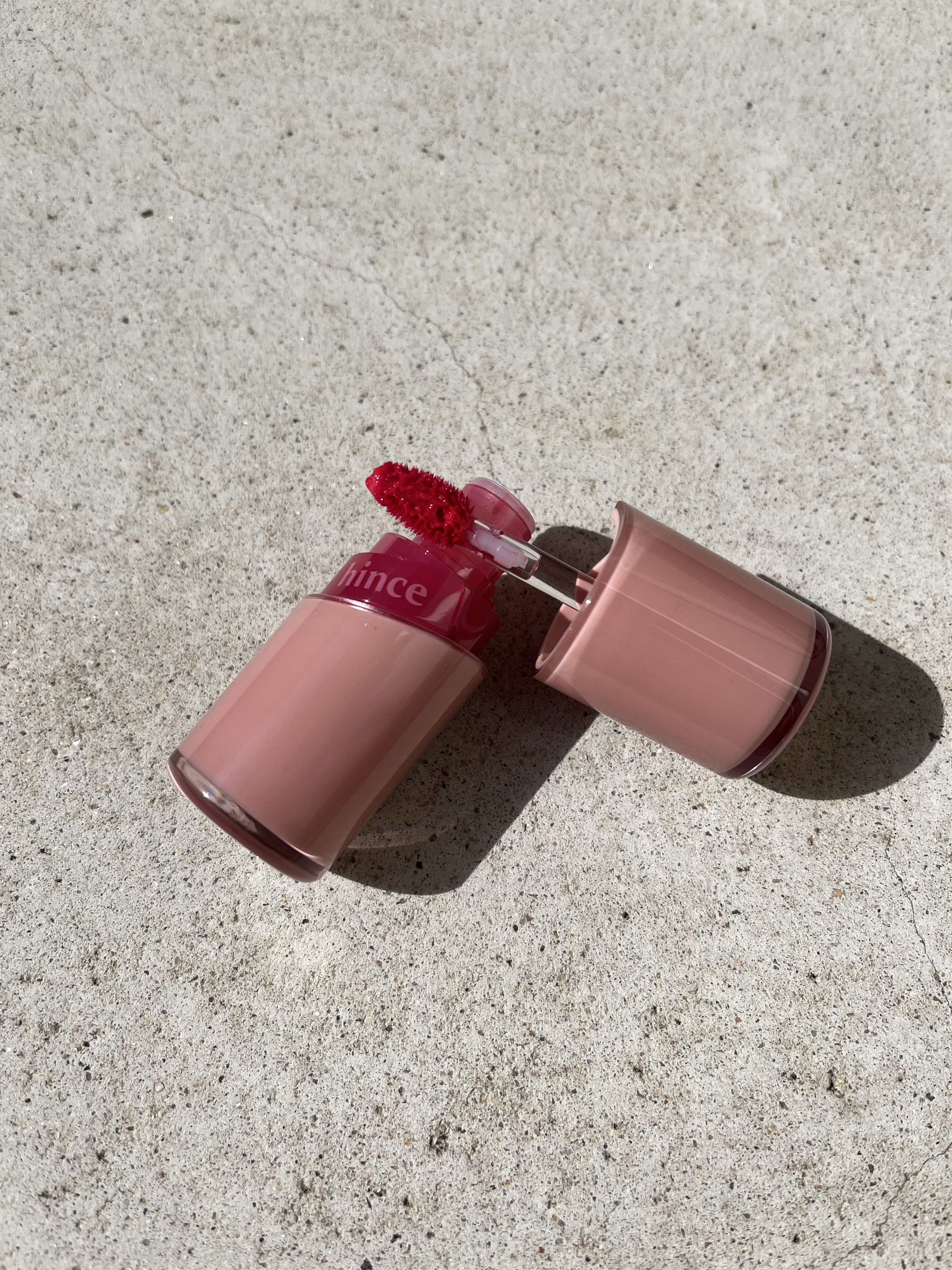 ロウグロウジェルティント R005 ハイビスカス/hince/リップティントを使ったクチコミ（2枚目）