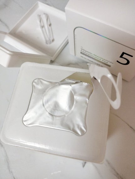 5番 白玉グルタチオンCフィルムパッド/numbuzin/トナーパッドを使ったクチコミ(4枚目)