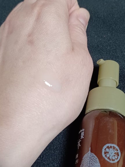 保湿液 どくだみ(しっとり)/草花木果/乳液を使ったクチコミ(2枚目)