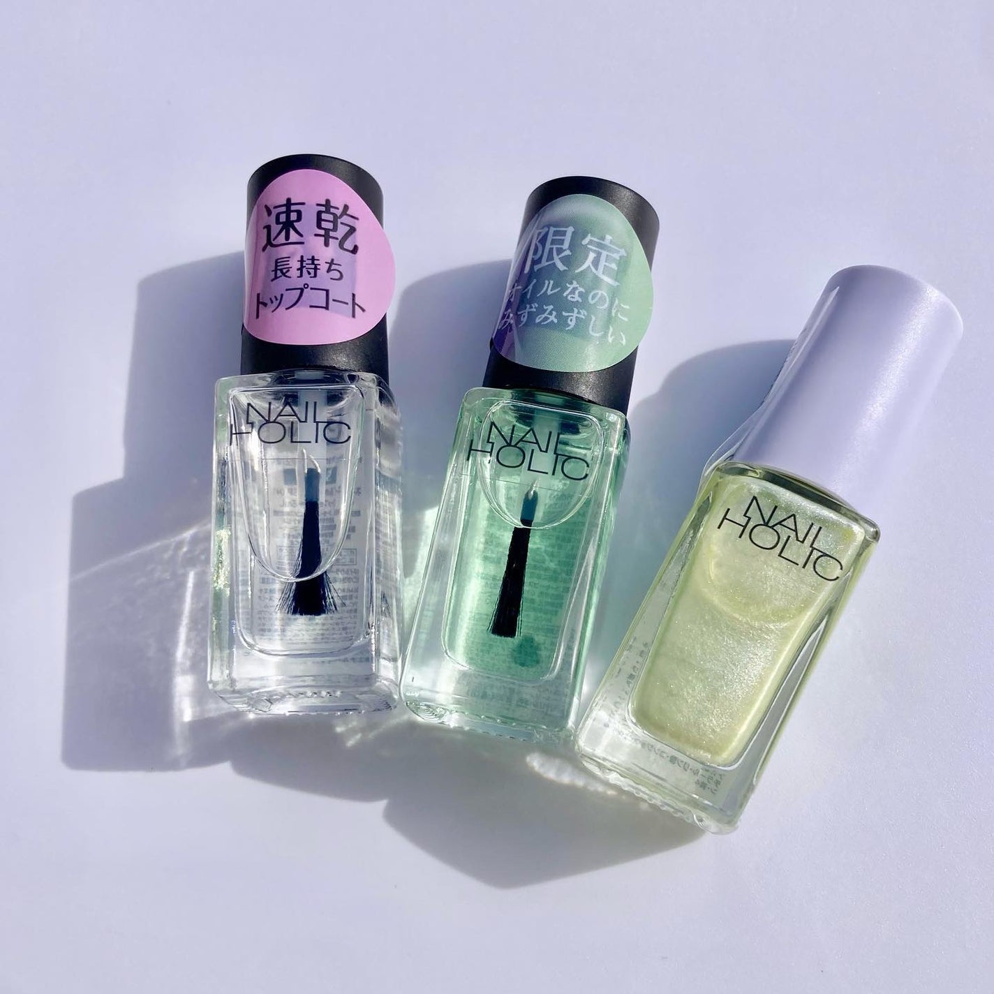 しろいぱんだ on LIPS 「NAILHOLICの限定春ネイル🌱春のニットをイメージしたよう..」(2枚目)