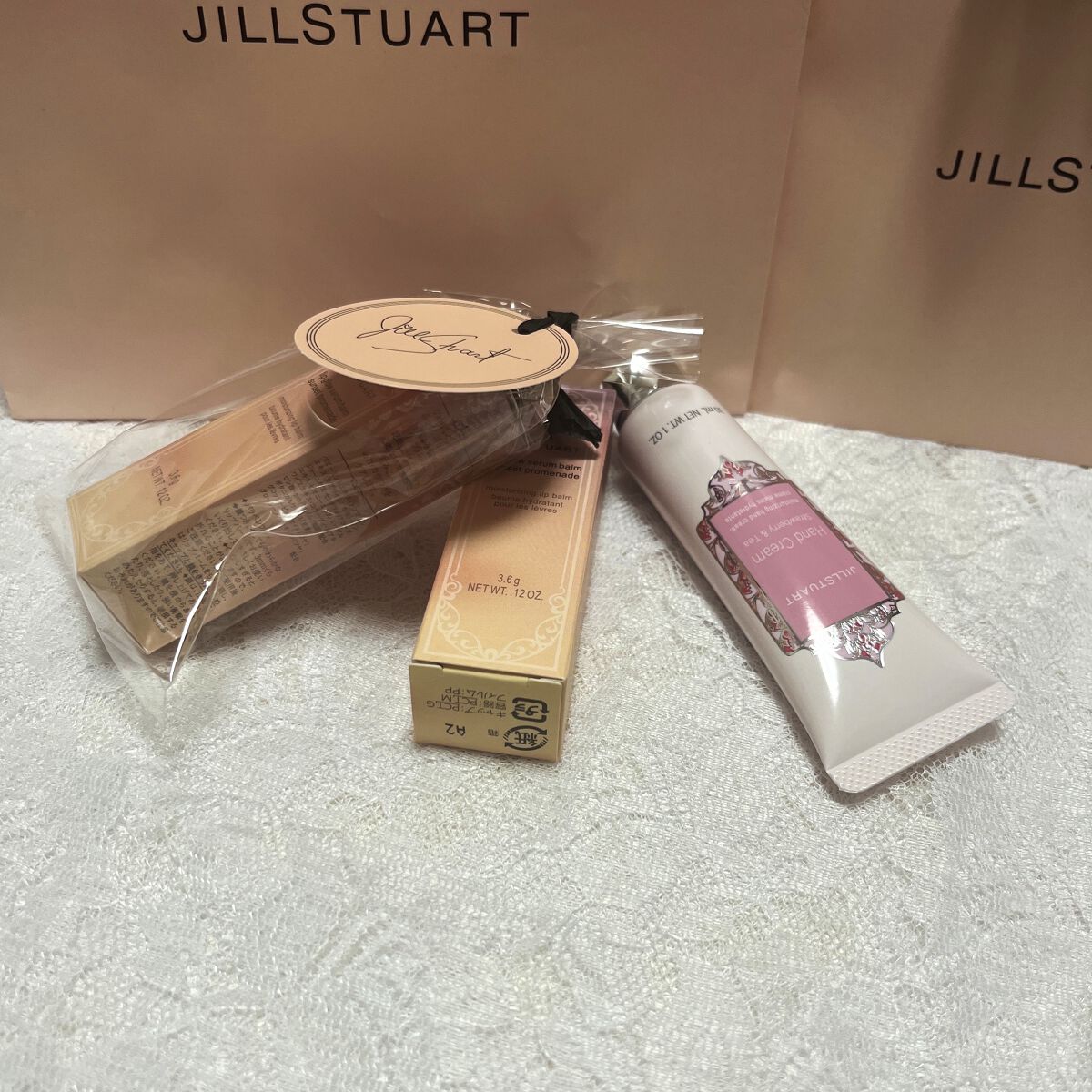 ジルスチュアート リップグロウ セラムバーム 107 sunrich romance/JILL STUART/リップバームを使ったクチコミ（1枚目）