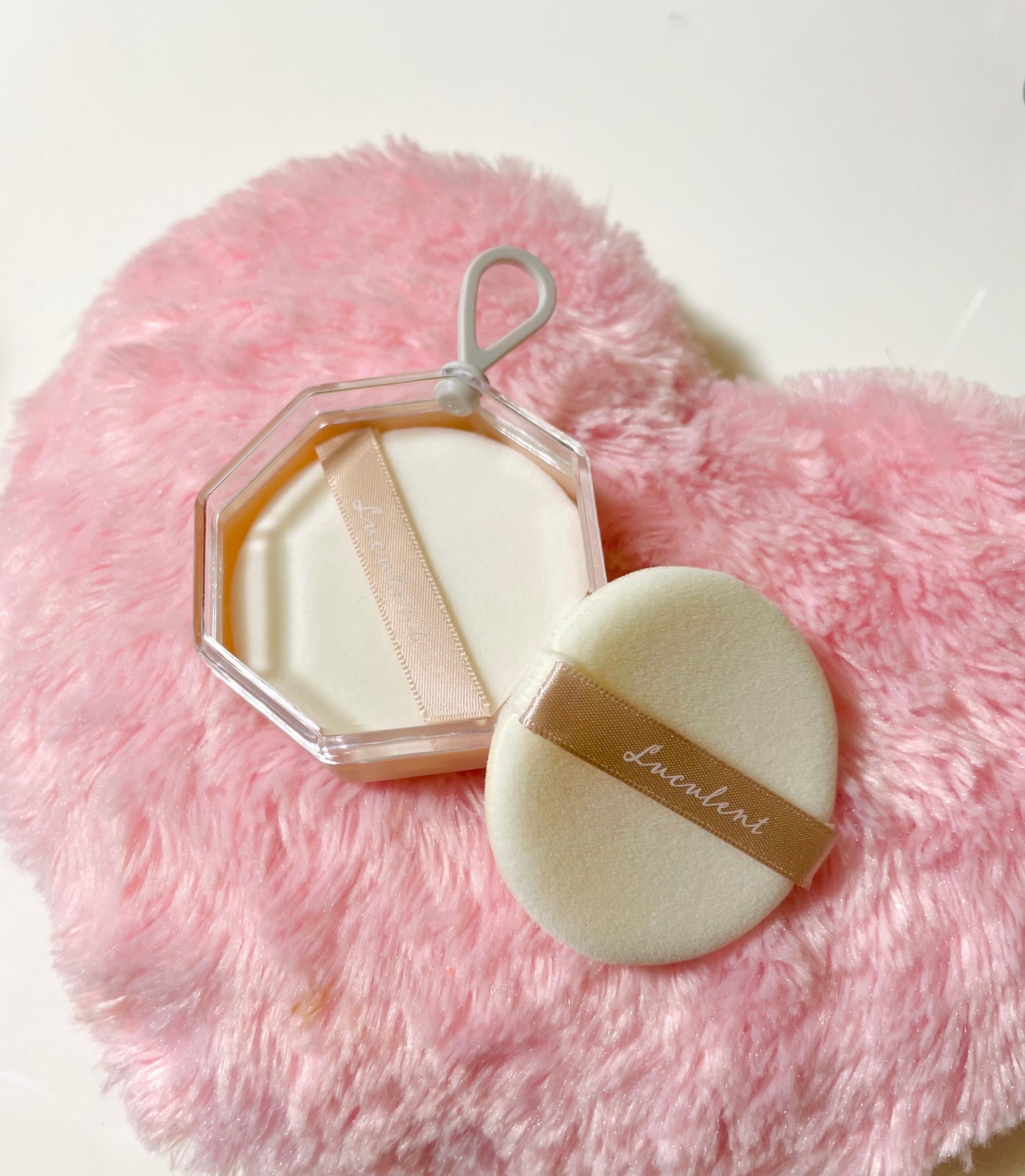 メイクアップパフ(パウダー用、2個、専用ケース付)/DAISO/パフ・スポンジを使ったクチコミ(1枚目)