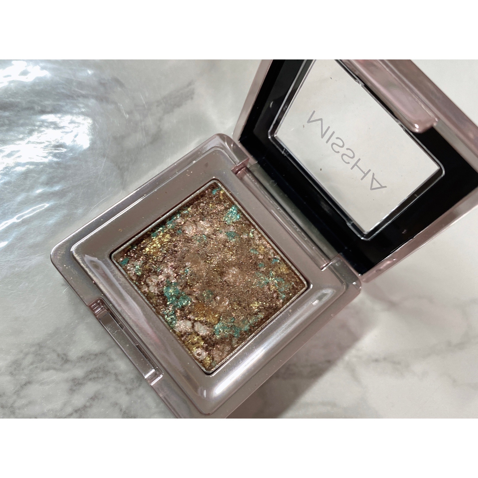 グリッタープリズム シャドウ/MISSHA/グリッターを使ったクチコミ（3枚目）