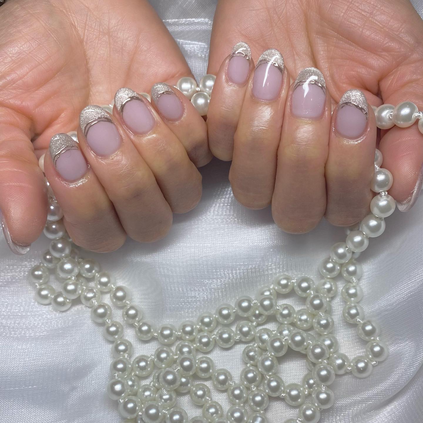 #マグネットネイル,#フレンチネイル,#きれいめネイル,#上品ネイル,#ウエディングネイル,#ブライダルネイル,#オフィスネイル,#春ネイル,#ニュアンスネイル,#トレンドネイル,#韓国ネイル,#ワンホンネイルのネイルデザイン