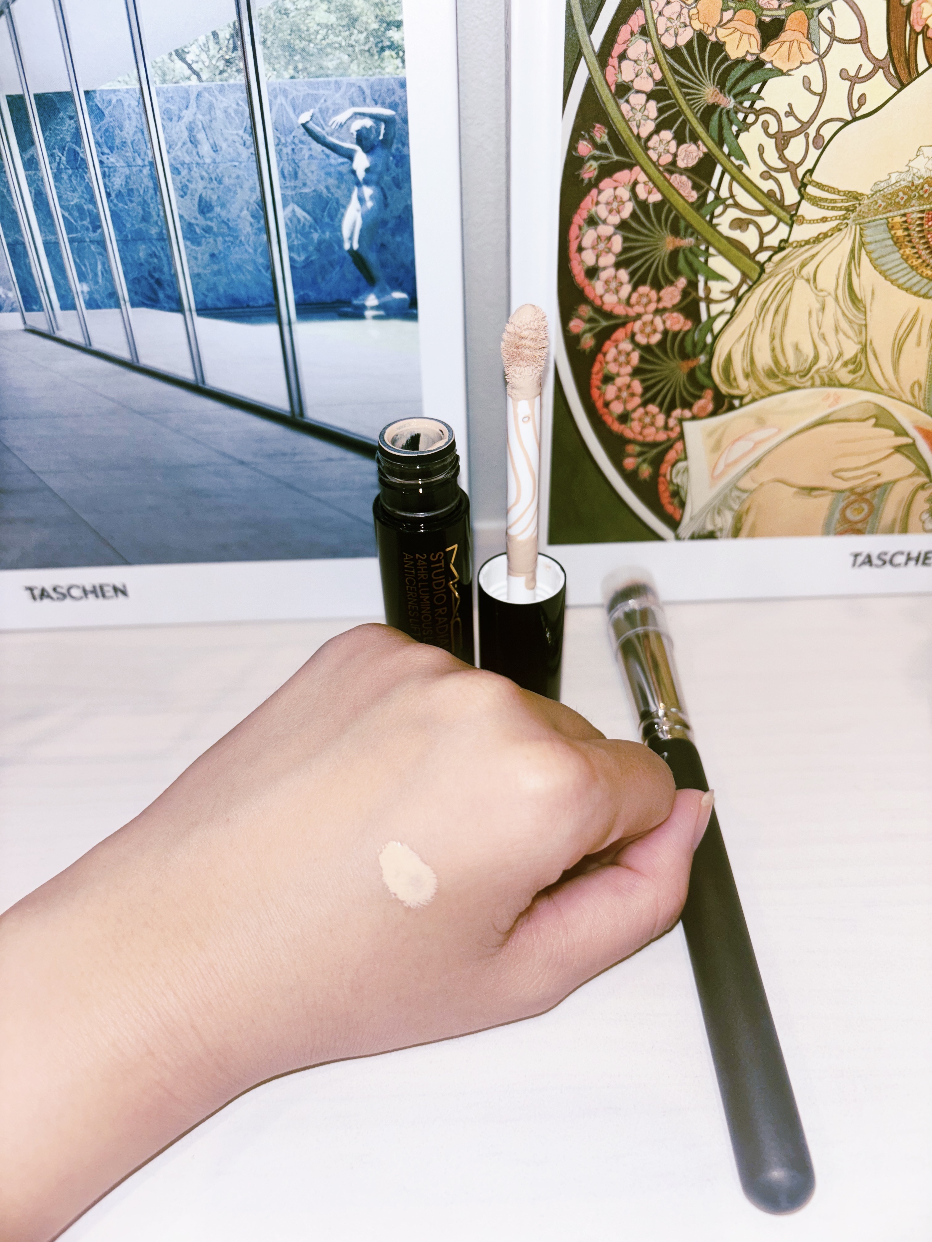 #270S ミニ ラウンド スラント ブラシ/M・A・C/メイクブラシを使ったクチコミ（2枚目）