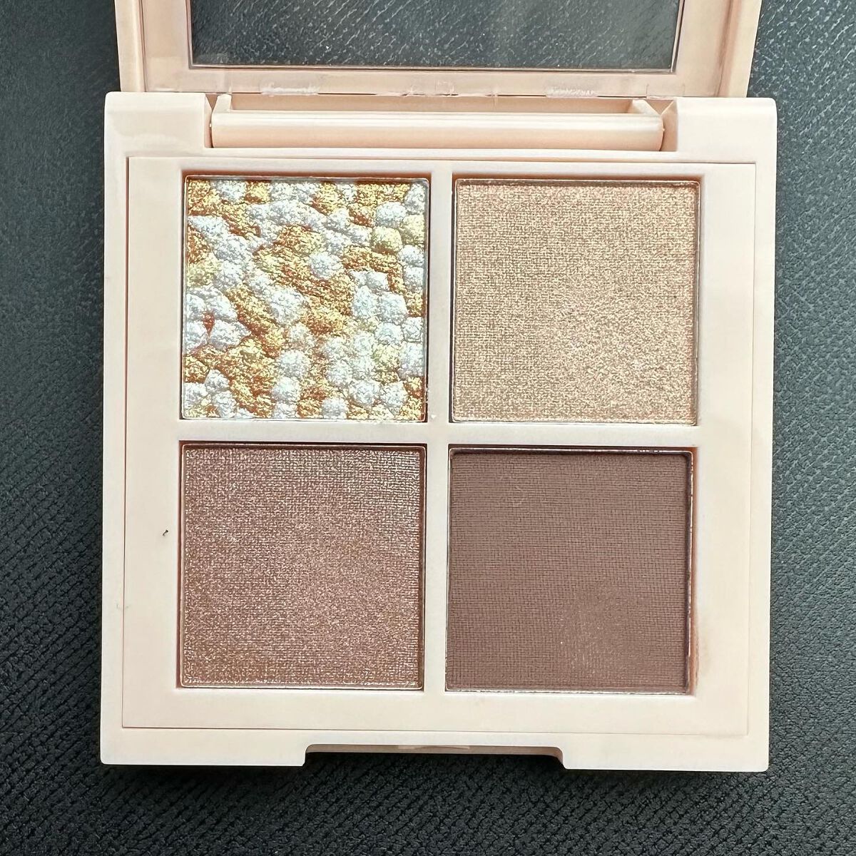 レブロン ダズル アイシャドウ クアッド 001 グレイジング ブラウン/REVLON/アイシャドウパレットを使ったクチコミ（2枚目）