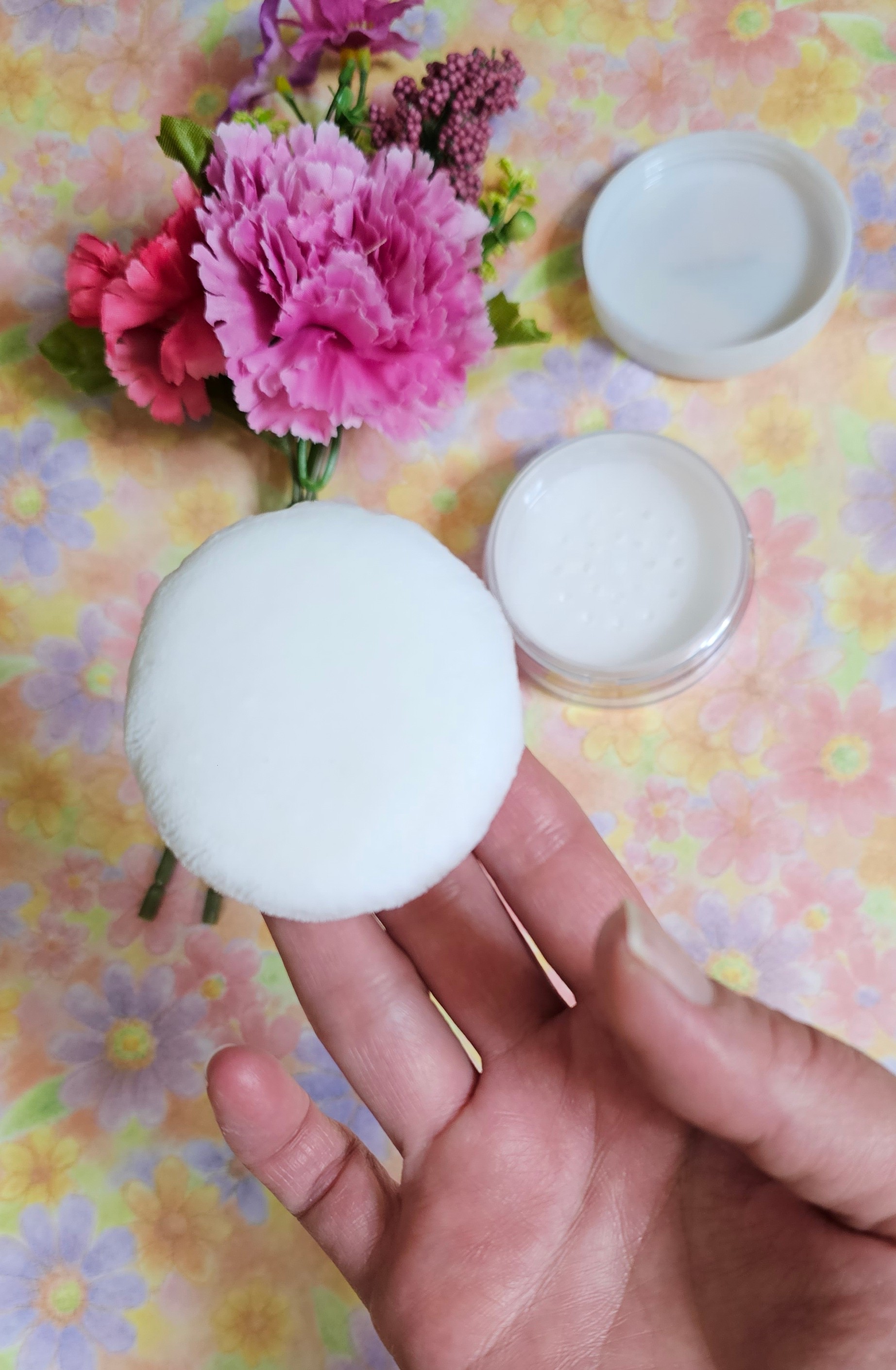 Moist Labo ルースパウダー＜テカリ防止タイプ＞のクチコミ「今回私が使用したのは
皮脂やテカリを抑えるテカリ防止タイプです
他にも透明タイプや透明パー.....」（3枚目）