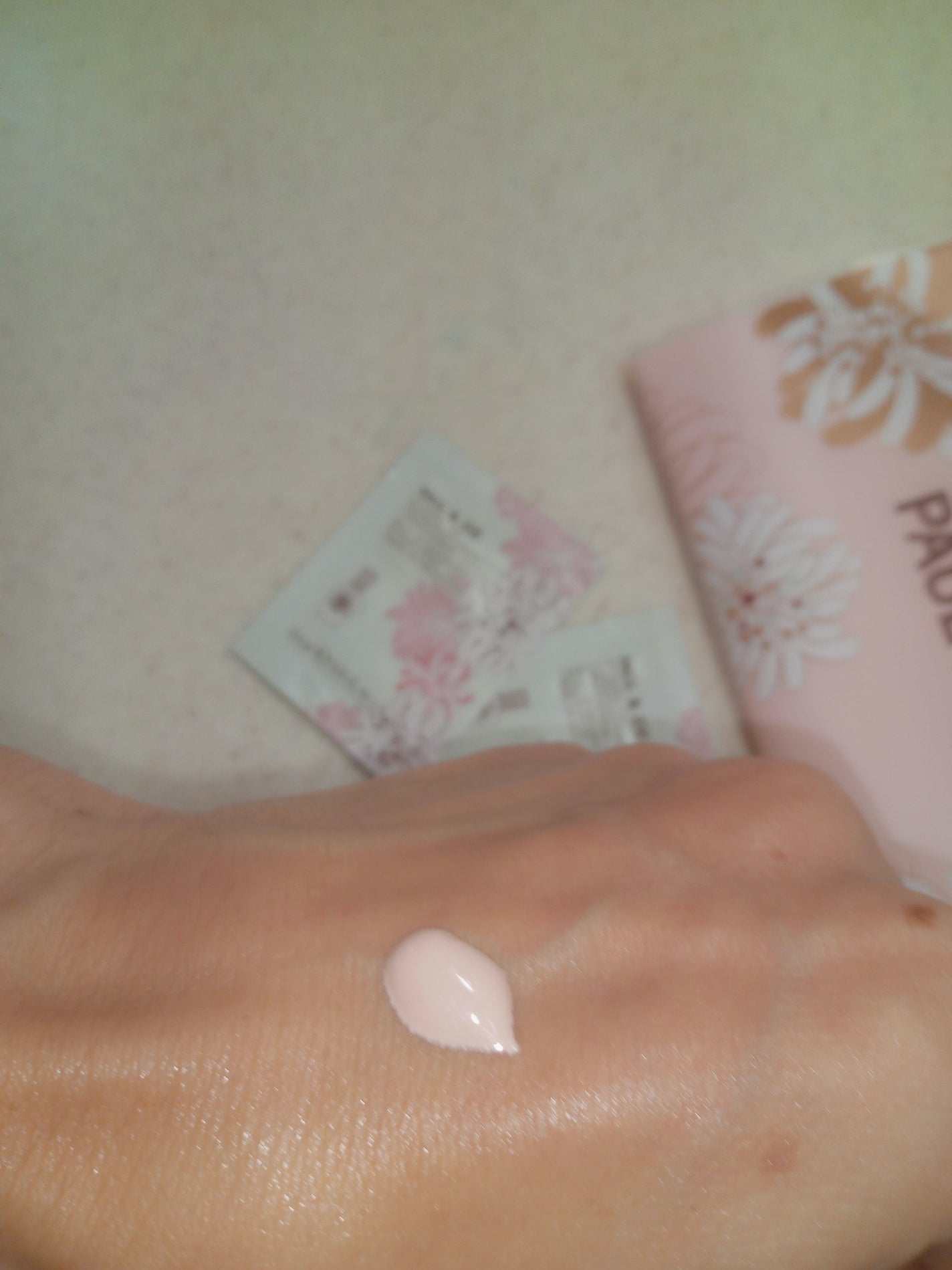 ラトゥー エクラ ファンデーション プライマー N/PAUL & JOE BEAUTE/化粧下地を使ったクチコミ(2枚目)