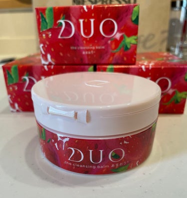 こんにちは、みくです♡

本日は最近購入した商品のご紹介です♡


DUO
デュオ ザ クレンジングバーム あまおう

数量限定のクレンジングバームで、初あまおう♡
去年まではいちごでした！
単品購入よ