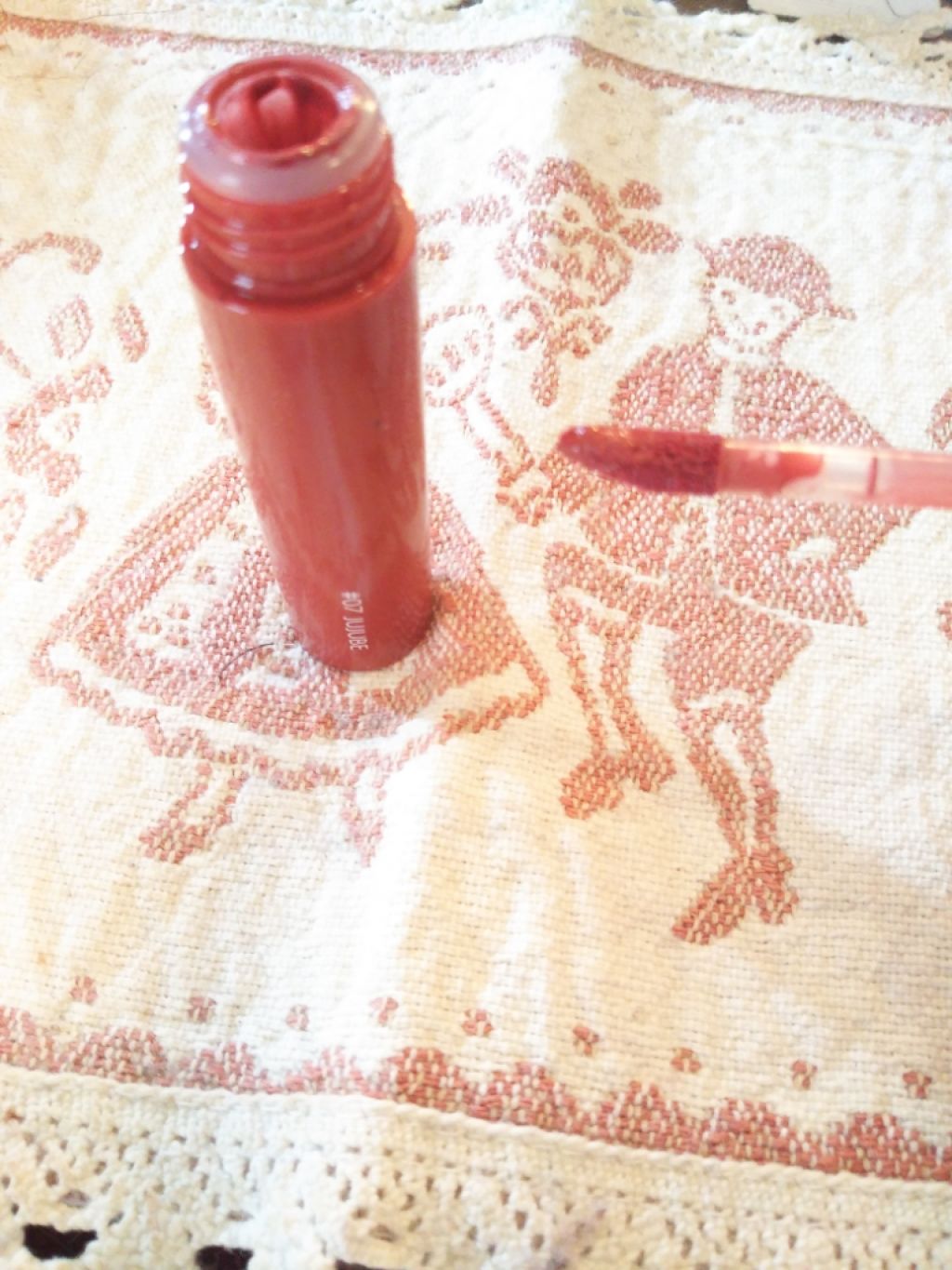 ジューシーラスティングティント/rom&nd/リップティントを使ったクチコミ(2枚目)