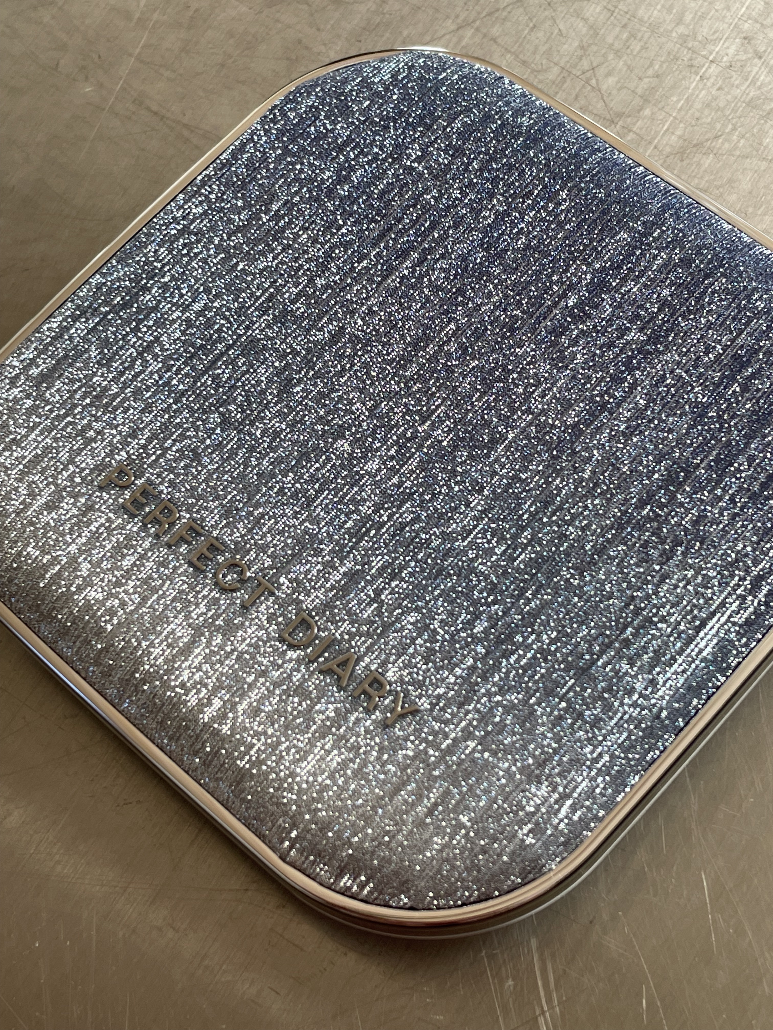 PERFECT DIARY (パーフェクトダイアリー)「原石」9色アイシャドウ　クリスマス限定/PERFECT DIARY/アイシャドウパレットを使ったクチコミ（1枚目）