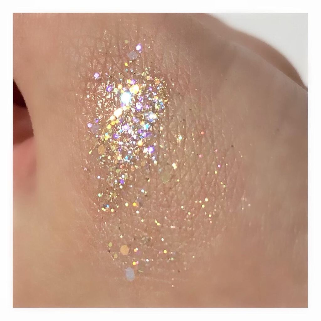 ブリンリキッドグリッターライナー/BLING GLOW/グリッターを使ったクチコミ(4枚目)