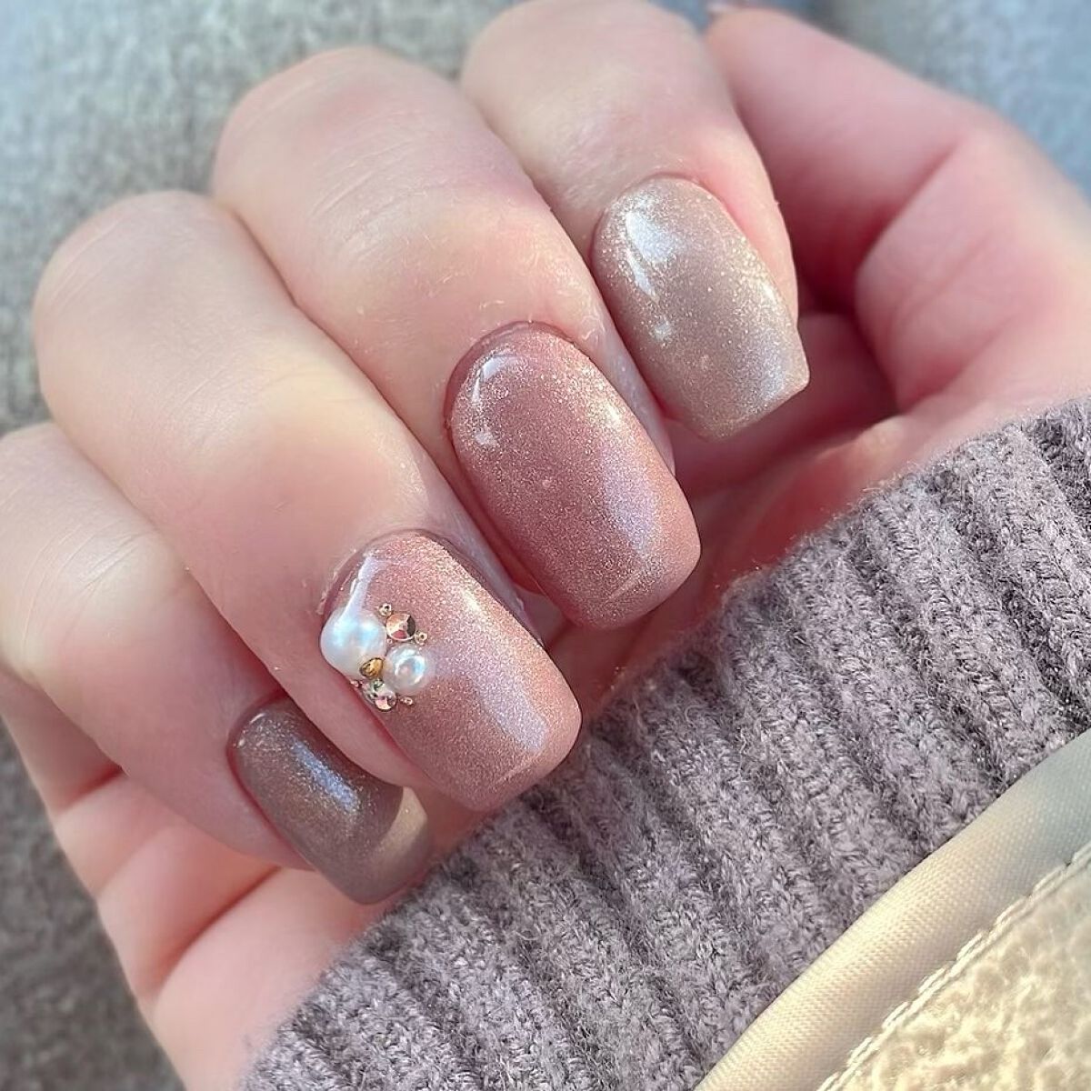 ♡𝙗𝙚𝙠𝙞♡フォロバ100%♡ on LIPS 「St.Valentinenail💅🍫🍓ちょっとブラウン入れると..」(2枚目)