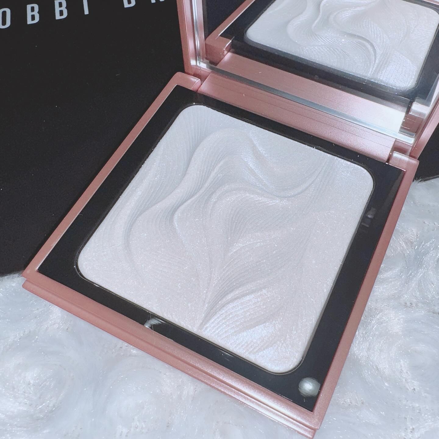 ハイライティング パウダー L44 ペタルグロウ/BOBBI BROWN/パウダーハイライトを使ったクチコミ（2枚目）